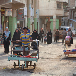 Irak, Hillah (Al Hilla). Popoludniowy ruch na ulicy w centrum miasta.